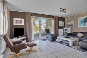 Smart TV - Bungalow in Breskens near Lighthouse & Beach (Breskens)