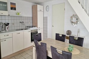 Dining - Cozy Comfortable Cottage (Breskens)