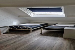 2 室のベッドルーム、WiFi (無料)