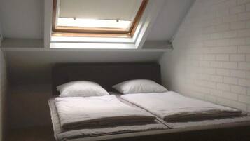 2 bedrooms, WiFi (free)