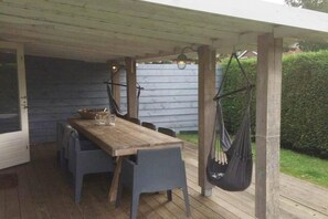 Outdoor dining - Duinroos Home with Terrace (Breskens)