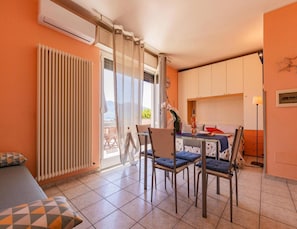 Apartment | Dining