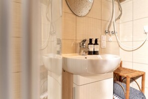 House | Bathroom