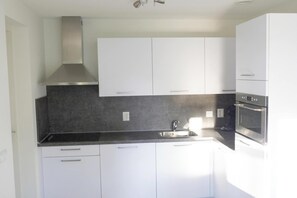 Refrigerador, microondas, parrilla de estufa y lavavajillas 