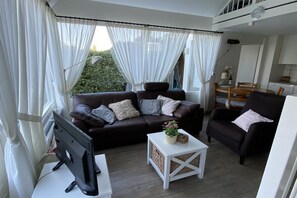 Smart TV - Bright Holiday Home Near Beach (Breskens)
