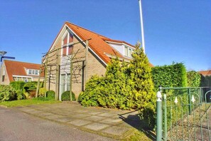 Exterior - Spacious Stay Near the Sea (Breskens)