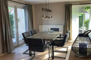 Dining - Spacious Stay Near the Sea (Breskens)