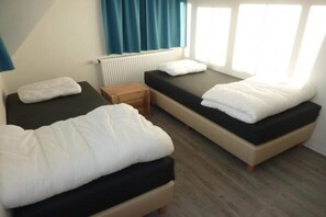 4 bedrooms, travel cot, free WiFi - Luxury Home in Zeeland with Infrared Sauna (Breskens)