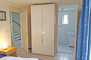 3 bedrooms, travel cot, free WiFi - Relaxing Zeeland Escape (Breskens)