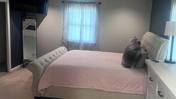 3 bedrooms, desk, travel crib, free WiFi