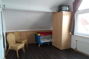 Smart TV - Lovely bungalow with garden (Breskens)
