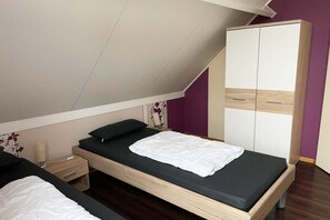 3 bedrooms, travel crib, free WiFi