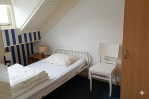 3 bedrooms, free WiFi - Historic Cottage w/ Garden (Breskens)