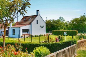 Exterior - Pet-Friendly Zeeland Getaway (Schoondijke)