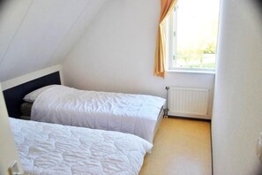 3 bedrooms, travel crib, free WiFi