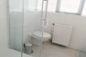 Shower - Bungalow in Breskens near Beach and Dunes (Breskens)