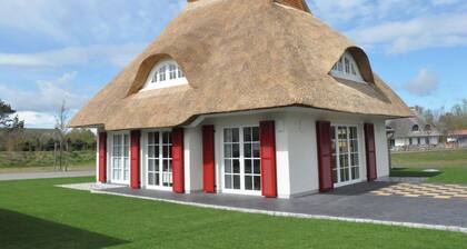 Reetdachhaus am Bodden mit Sauna