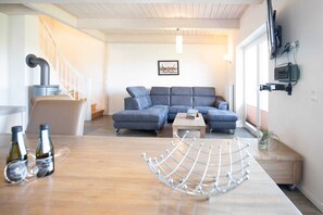 House | Living room - Exklusiv Eingerichtetes Ferienhaus in Strandnahe (Dagebuell)