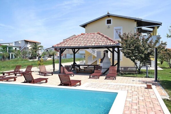 Apartment | Pool | Outdoor pool - Apartments Lug 2, new and Comfortable With Pool (Privlaka)