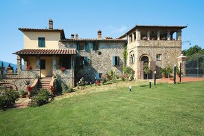 Apartment | Exterior - Country House in Tuscany With Panoramic Views (Chiusdino)