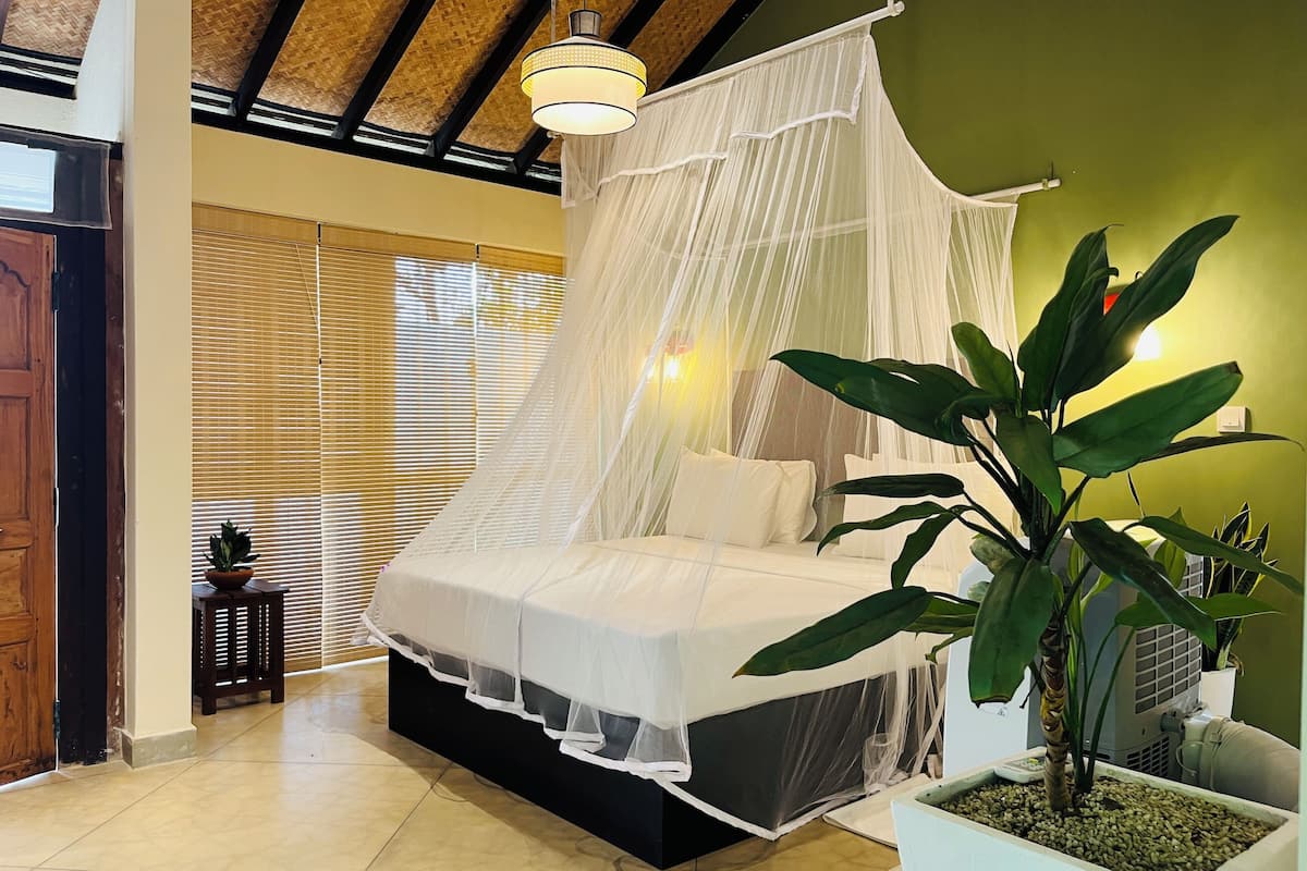 Garden suite with plunge pool | ตู้นิรภัยในห้องพัก, โต๊ะทำงาน, ผ้าม่านกันแสง, ห้องเก็บเสียง