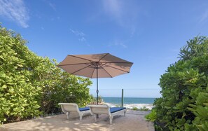Garden suite with sea view | Vue sur la plage/l’océan