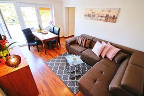 Apartment | Dining - Comfortable 3-room Apartment Close to the sea (Ustronie Morskie)