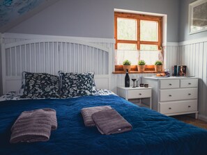 House | 4 bedrooms, individually furnished, iron/ironing board, bed sheets - Large Holiday Villa With Sauna, Jacuzzi and Pool (Gniewino)