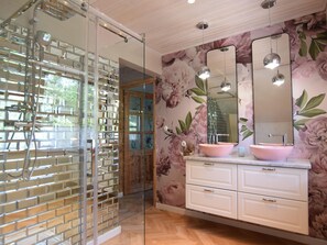 House | Bathroom | Bathtub - Large Holiday Villa With Sauna, Jacuzzi and Pool (Gniewino)