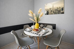 تناول الطعام