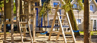 ฮอลิเดย์ โฮม อิน โพเบียโรโว เนียร์ บัลติก บีช