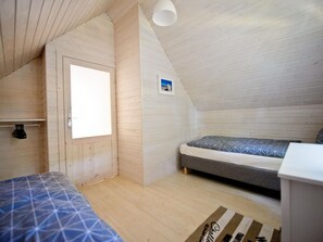 House | 2 bedrooms, individually furnished, bed sheets - Holiday Home in Pobierowo Near Baltic Beach (Rewal)