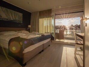 Apartemen | 2 kamar tidur dan dilengkapi dengan perabotan berbeda-beda