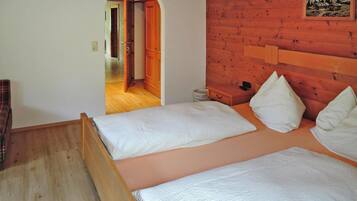 Departamento | 3 habitaciones, muebles diferentes y ropa de cama