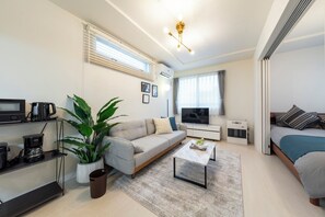 Flat-screen TV - UNION 201 (Sapporo)