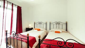 House | 2 bedrooms, bed sheets