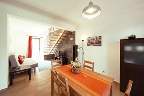 House | Dining - Holiday Home in Pramnha de Baixo (Sao Roque do Pico)