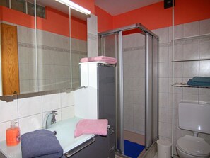 Apartment | Bathroom