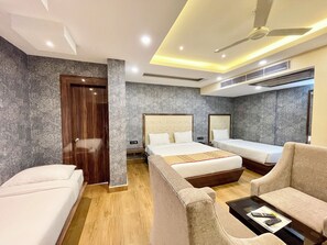 Desk, laptop workspace, soundproofing, free WiFi - A One Pride - Puri near Sea Beach (Puri)