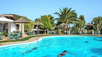 Apartment | Pool | Outdoor pool