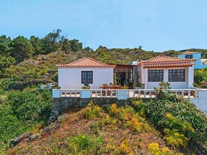 Pool - Apartment in El Tanque With Garden (El Tanque)