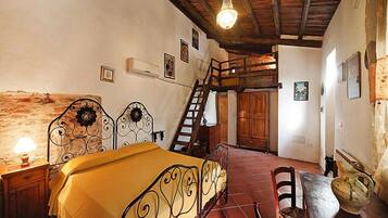 1 bedroom, individually furnished