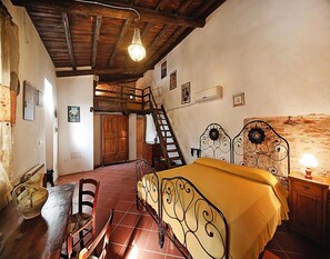 Apartment | 1 Schlafzimmer, individuell eingerichtet