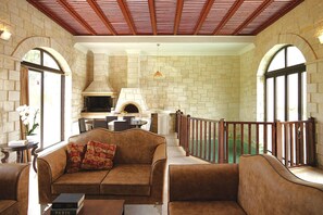 Living area - Villa in Platanias With a Private Pool (Platanias)