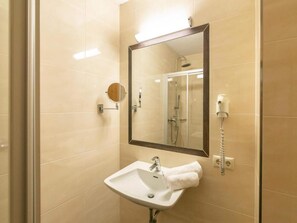 Apartment | Bathroom