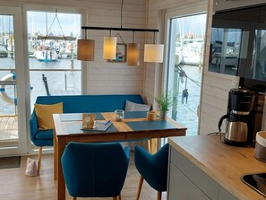 Mobile Home | Dining