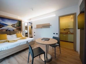 1 chambre, ameublement personnalisé