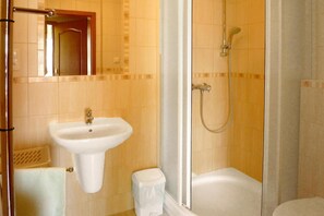 House | Bathroom - Semi-detached House With Fireplace, Rowy (Ustka)