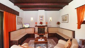 Living room - Acharavi Holiday Retreat Near the Bay (Corfu)