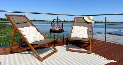 Luxurious House on the Water for 4 People